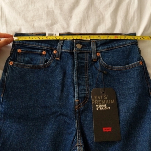 Levi's Wedgie Straight Jeans Below the Belt 90s Denim Raw Hem High Rise Waisted - Picture 3 of 9